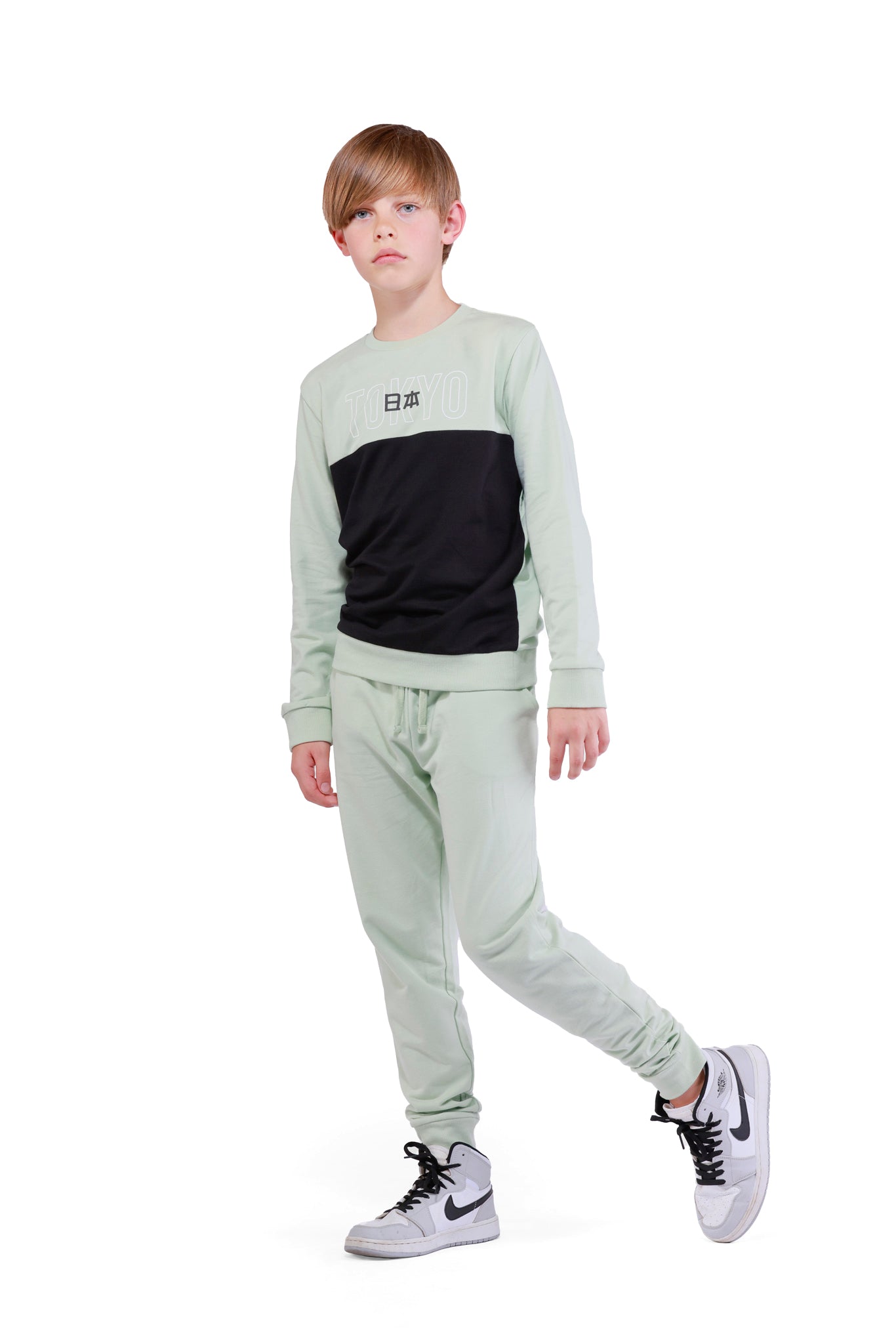 Full Sleeve Kids Boys Color Block Sweatshirt and Jogger Set Made of Pure Cotton